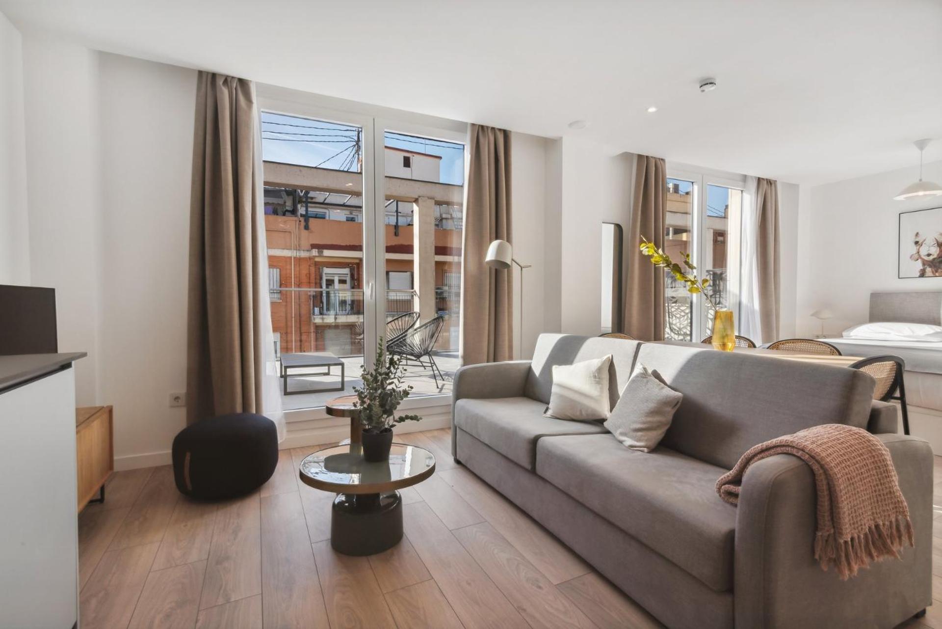 Limehome Valencia Carrer Del Pare Palau I Quer Exteriör bild