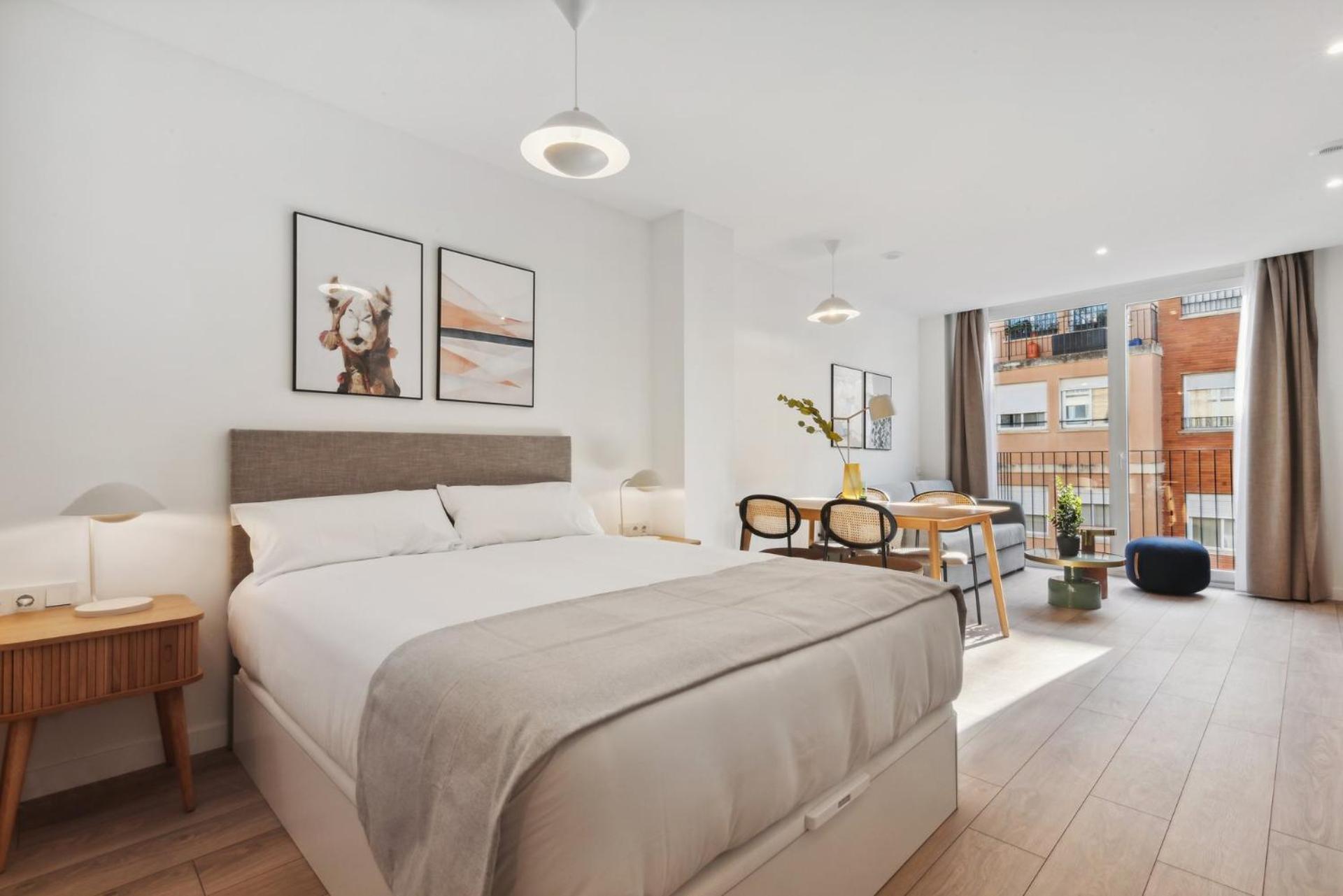 Limehome Valencia Carrer Del Pare Palau I Quer Exteriör bild