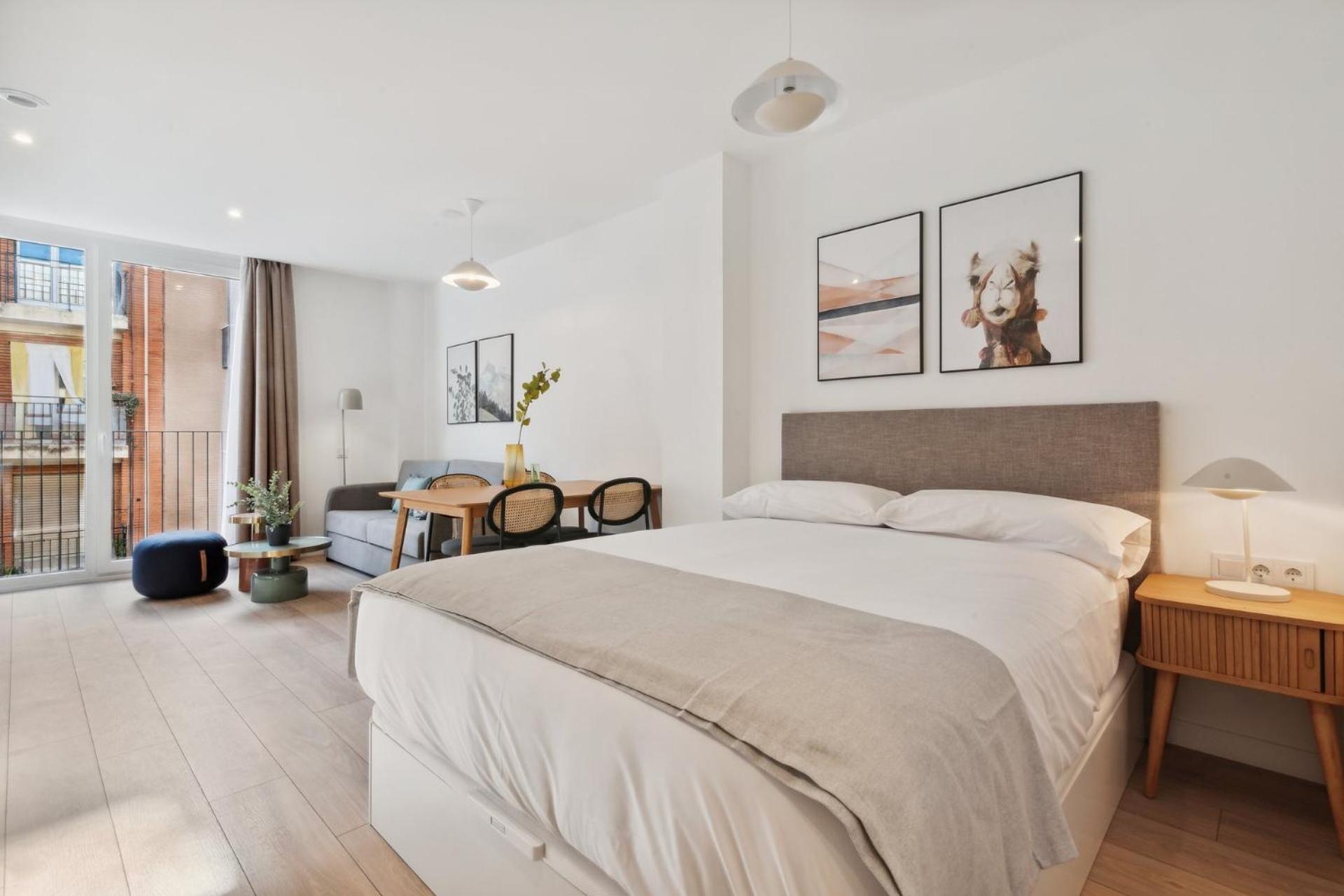 Limehome Valencia Carrer Del Pare Palau I Quer Exteriör bild