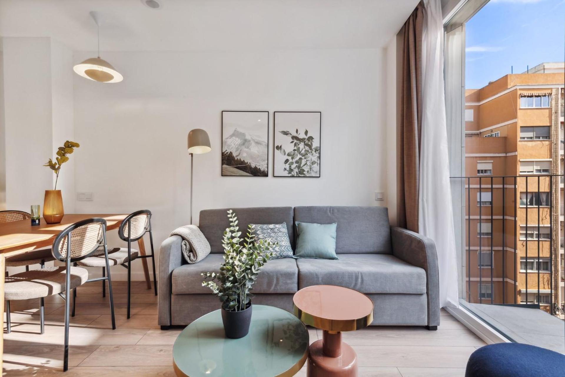 Limehome Valencia Carrer Del Pare Palau I Quer Exteriör bild