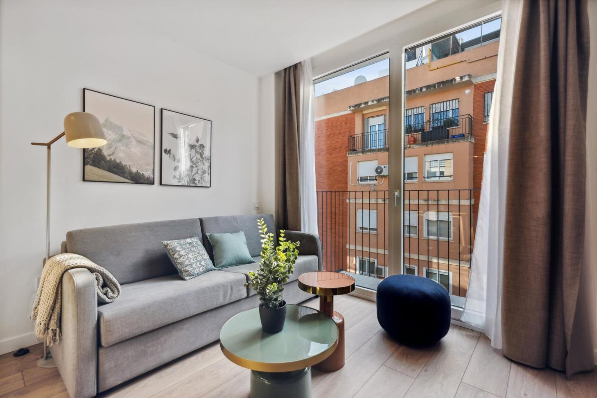 Limehome Valencia Carrer Del Pare Palau I Quer Exteriör bild