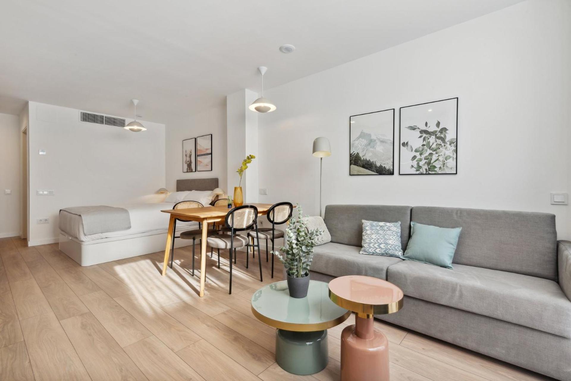 Limehome Valencia Carrer Del Pare Palau I Quer Exteriör bild