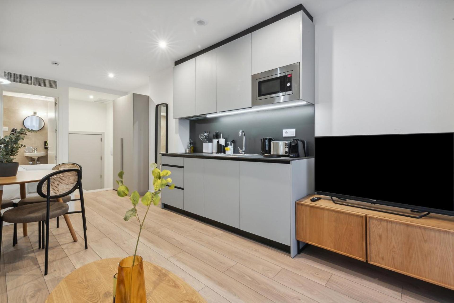 Limehome Valencia Carrer Del Pare Palau I Quer Exteriör bild