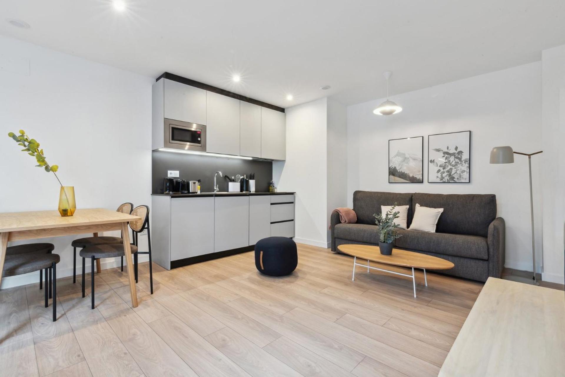 Limehome Valencia Carrer Del Pare Palau I Quer Exteriör bild