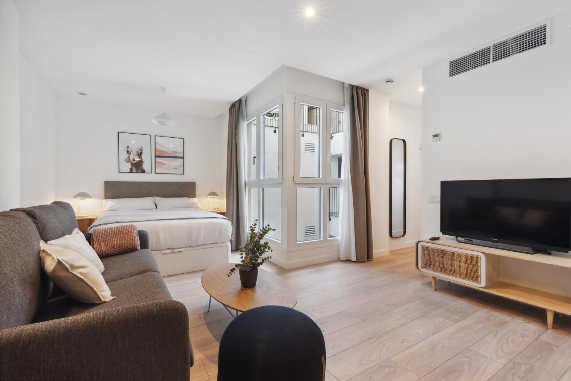 Limehome Valencia Carrer Del Pare Palau I Quer Exteriör bild
