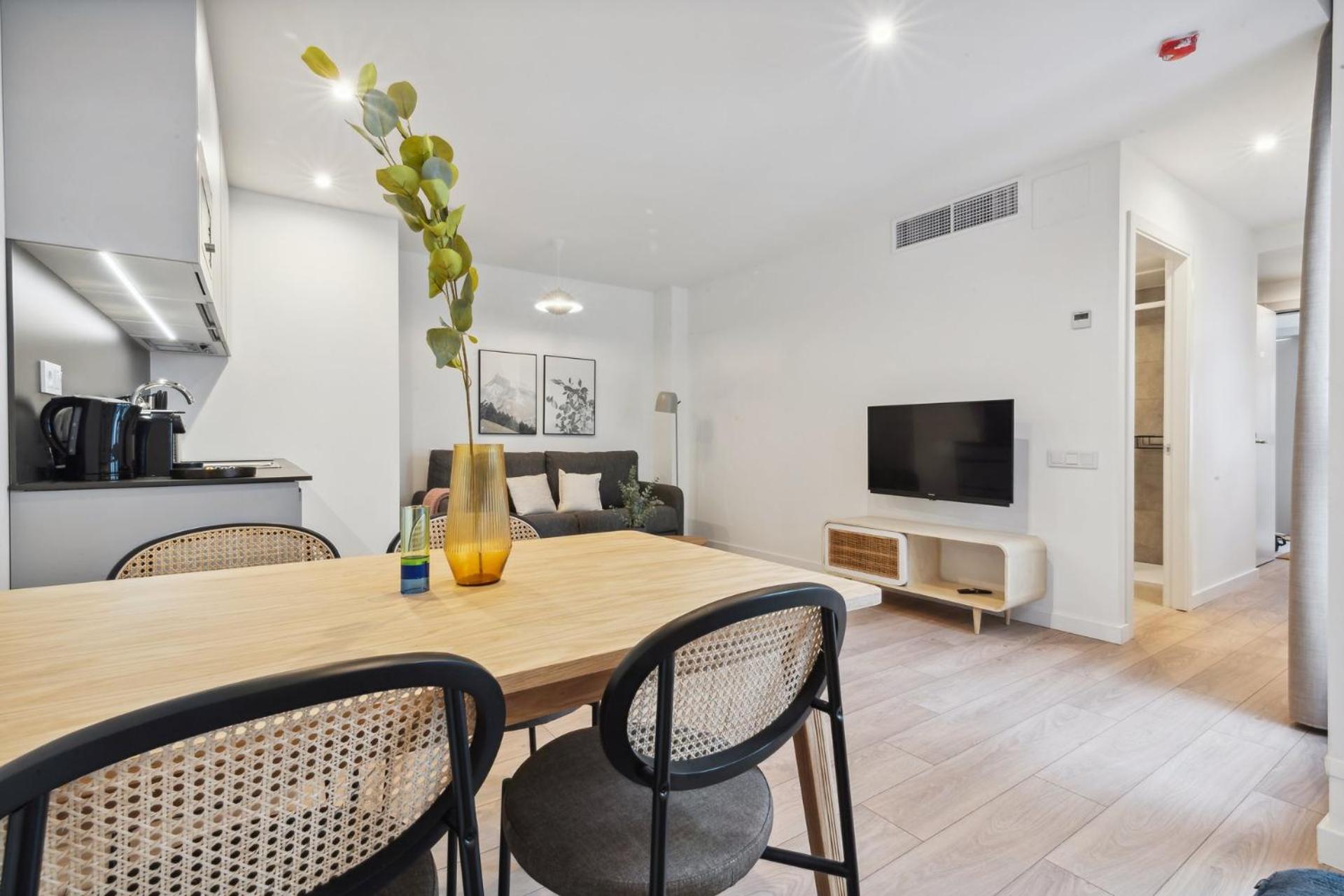 Limehome Valencia Carrer Del Pare Palau I Quer Exteriör bild