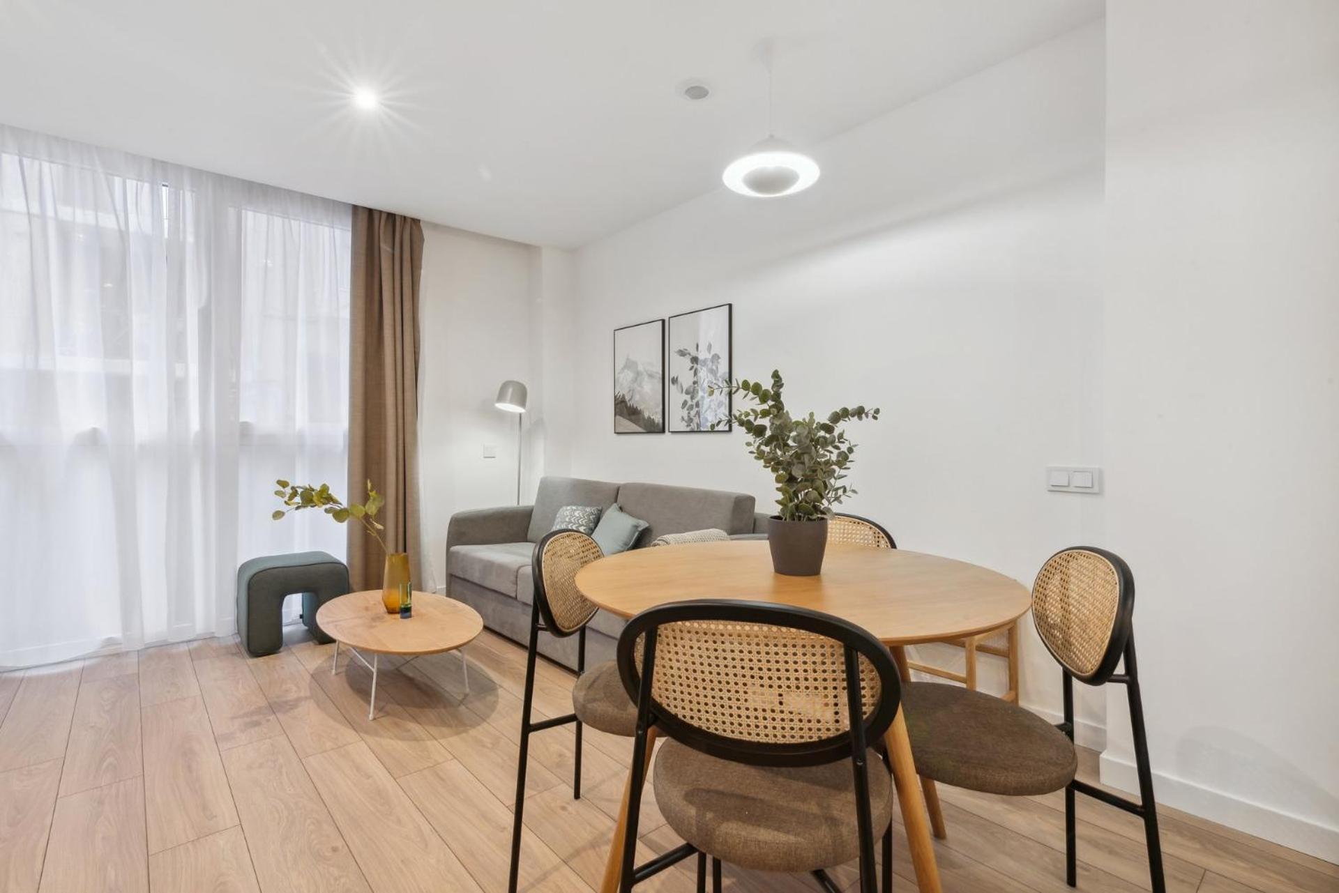 Limehome Valencia Carrer Del Pare Palau I Quer Exteriör bild