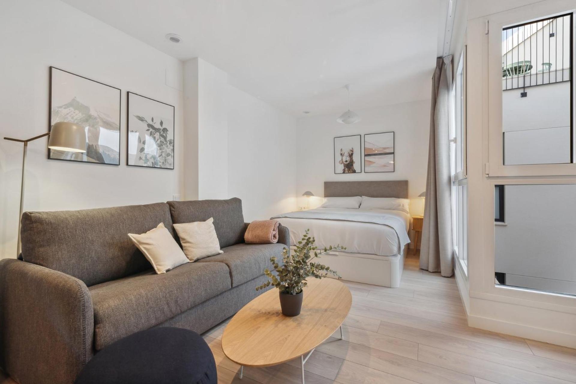 Limehome Valencia Carrer Del Pare Palau I Quer Exteriör bild