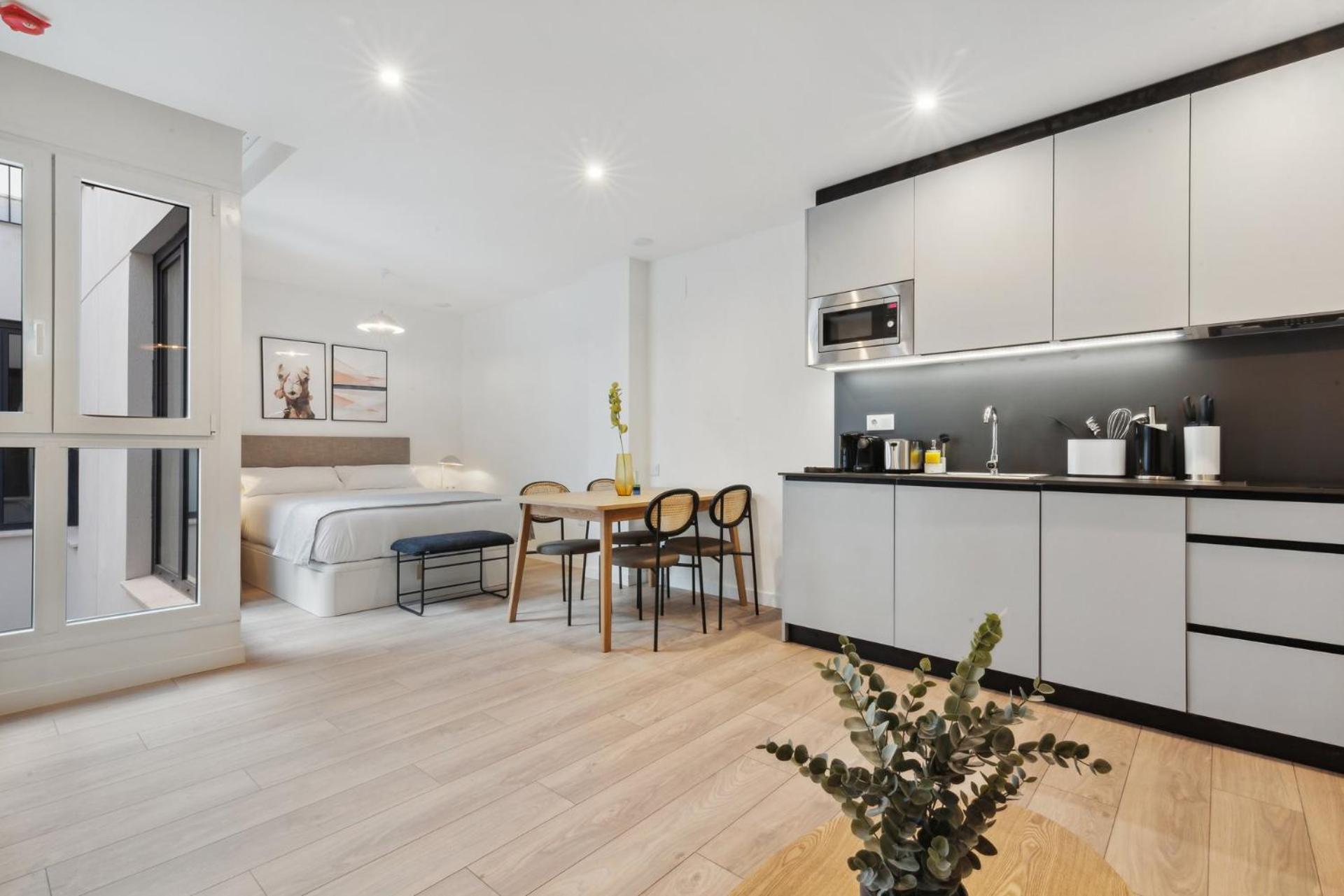 Limehome Valencia Carrer Del Pare Palau I Quer Exteriör bild