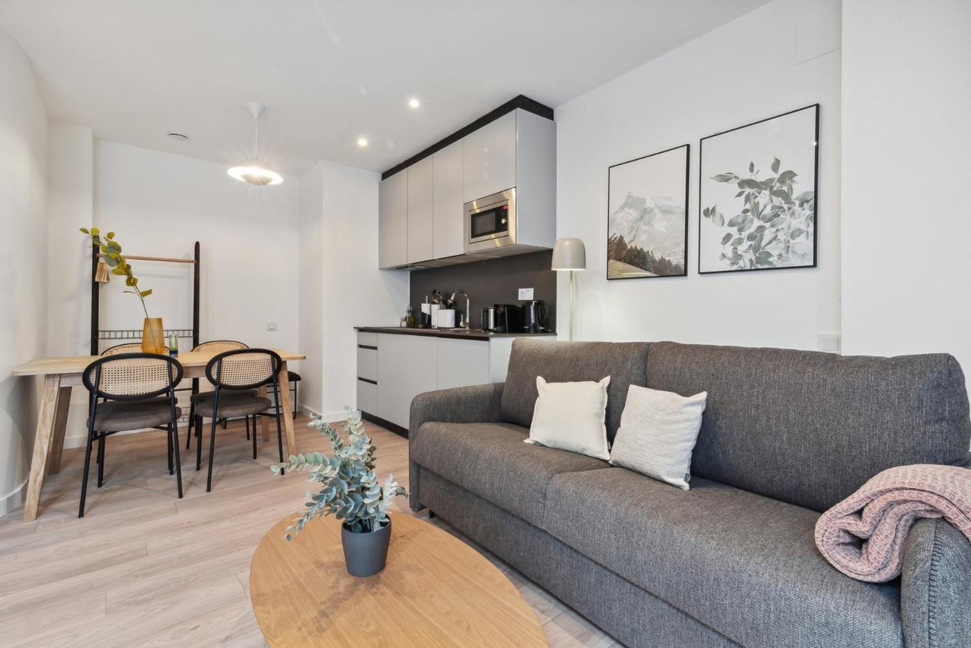 Limehome Valencia Carrer Del Pare Palau I Quer Exteriör bild