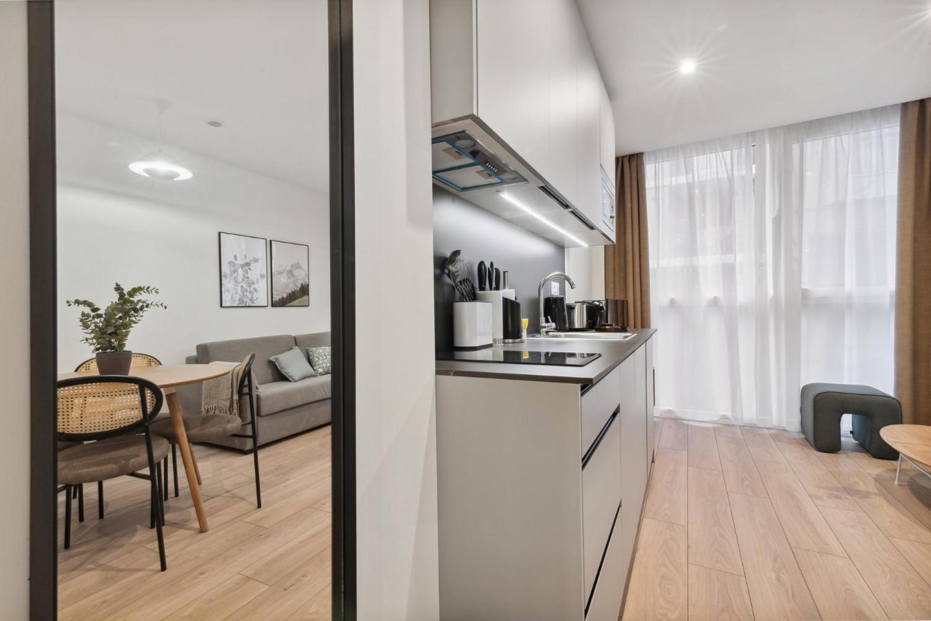 Limehome Valencia Carrer Del Pare Palau I Quer Rum bild
