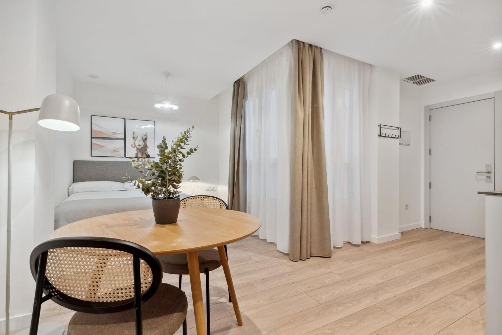 Limehome Valencia Carrer Del Pare Palau I Quer Rum bild